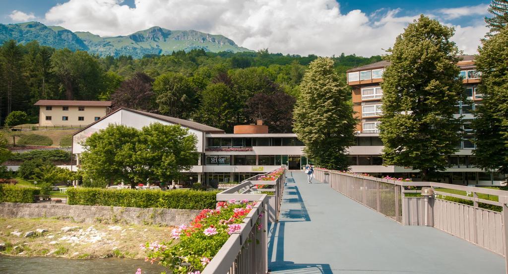 Albergo Sayonara Comano Terme Exterior photo